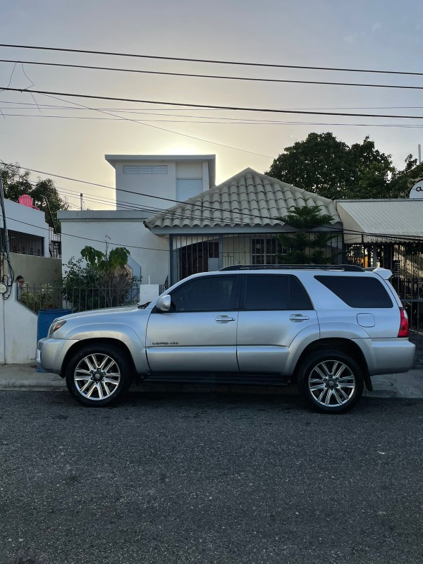 jeepetas y camionetas - Toyota 4runner limited 2005 3