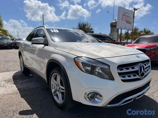 jeepetas y camionetas - Mercedes Benz GLA250 4Matic 2018 6