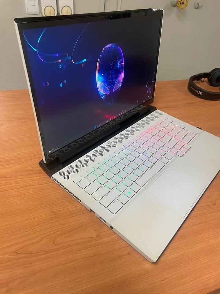 computadoras y laptops - Alienware m17 R2 6