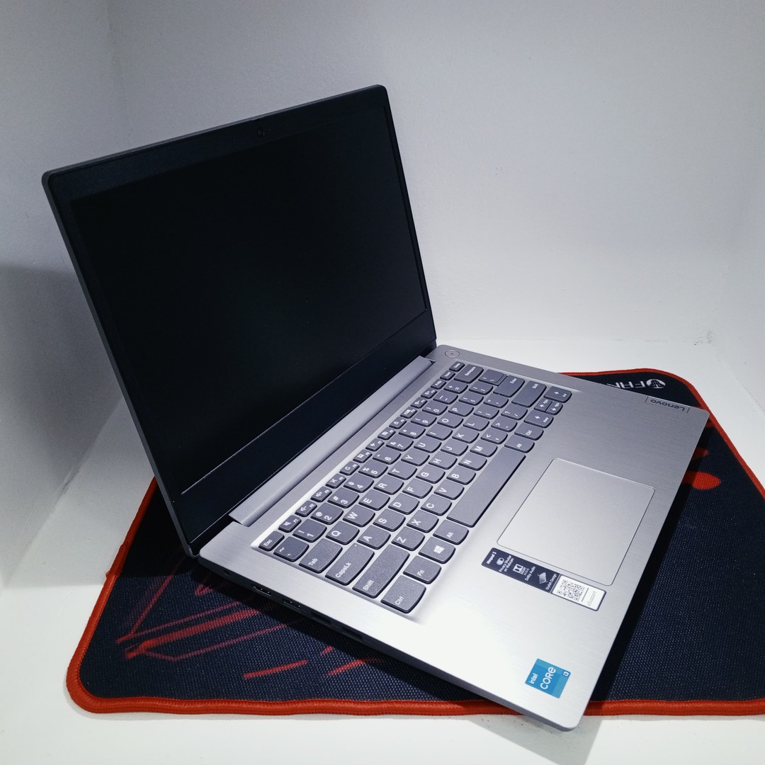 computadoras y laptops - Laptop Lenovo IdeaPad 3 14ITL05 81X700FGUS / i3-1115G4 / 8GB DDR4 / 128GB SSD /  0
