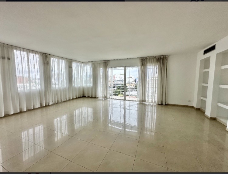 apartamentos - hermoso apartamento en zona céntrica Evaristo Morales  1