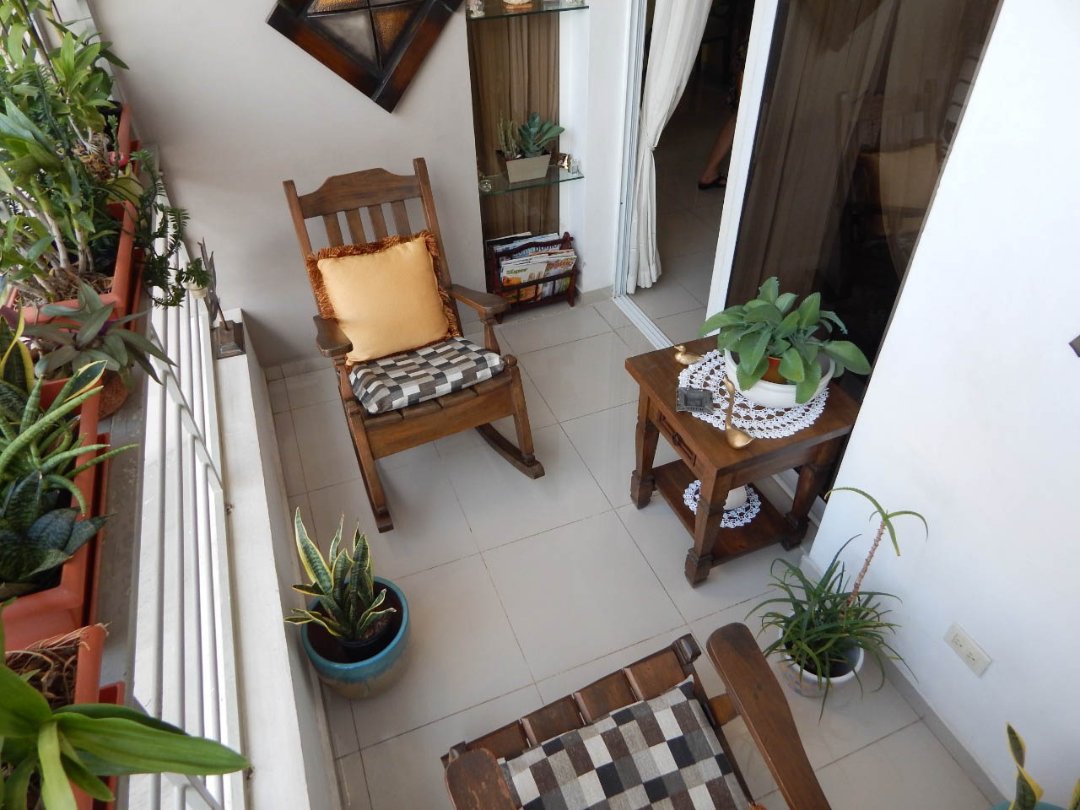 apartamentos - Amplio Apartamento Con Terraza en Corales Del Sur