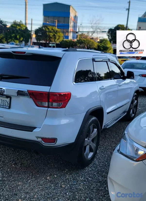 jeepetas y camionetas - JEEP GRAND CHEROKEE LAREDO  9