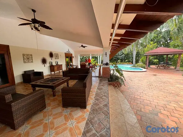 casas vacacionales y villas - MAJESTUOSA Y EXPLENDIDA VILLA  4