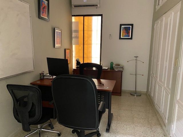 oficinas y locales comerciales - casa para oficina en Serralles 80m2 30 parqueos  6