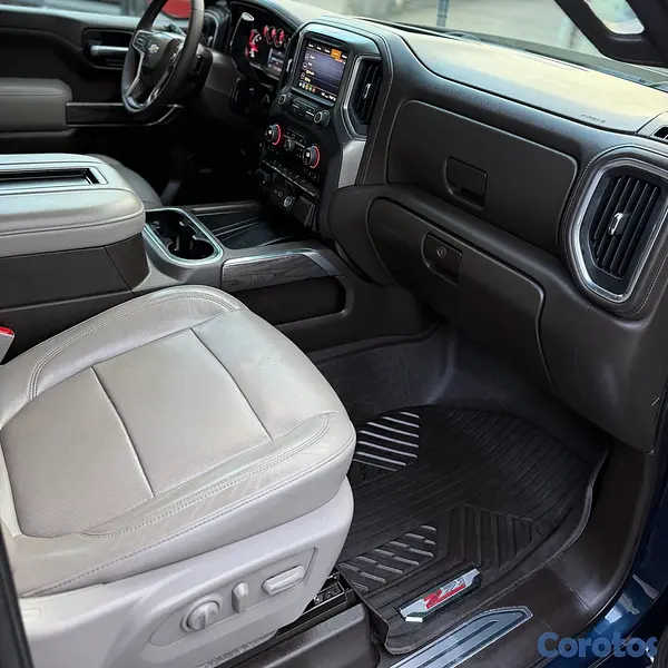 jeepetas y camionetas - CHEVROLET SILVERADO LTZ DURAMAX 4x4 2020 8