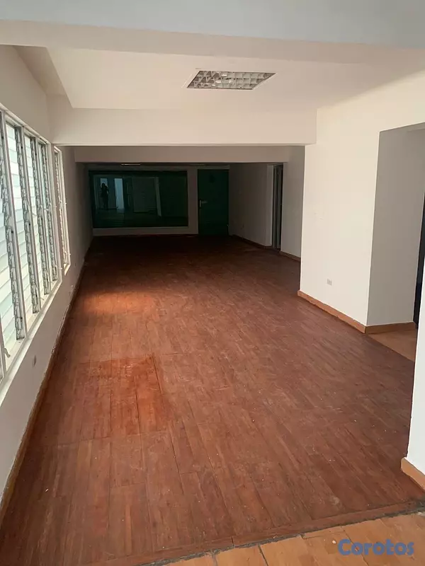 oficinas y locales comerciales - Local Comercial en Alquiler- Romulo Betancourt 2