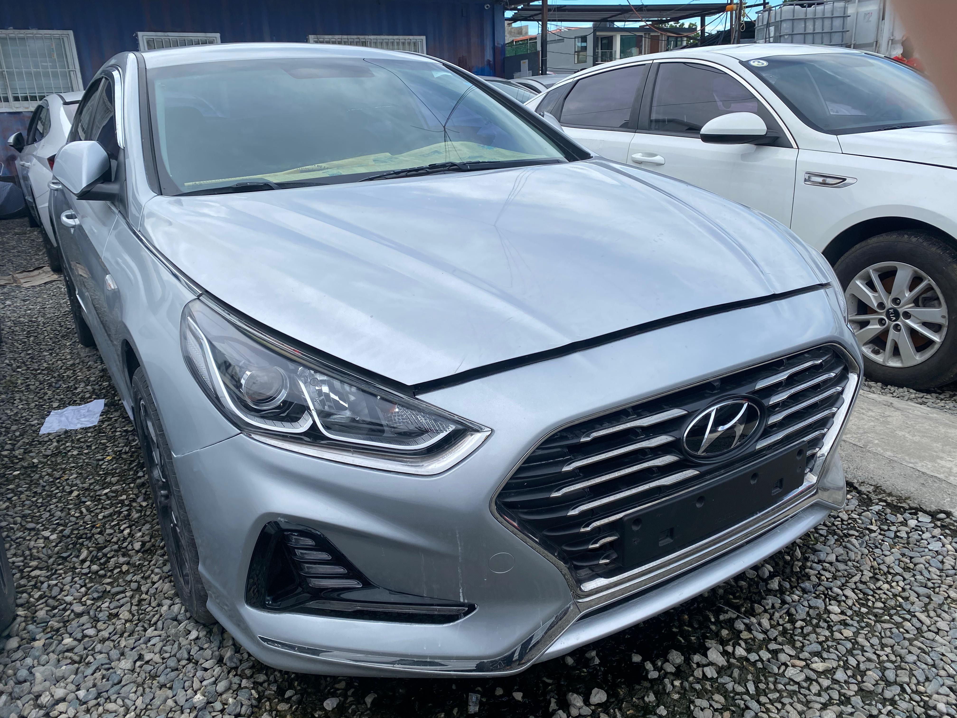 carros - HYUNDAI NEW RISE 2018 GRIS DESDE: RD$695,100.00 3