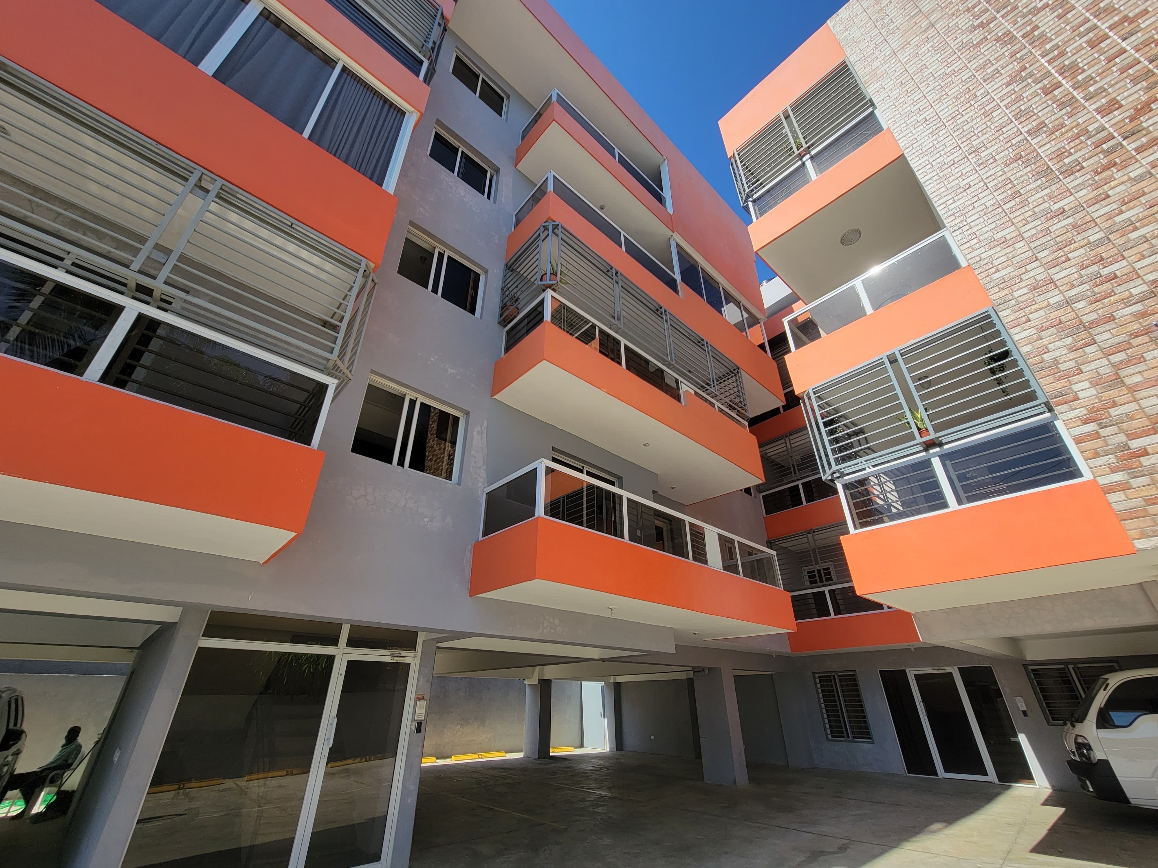apartamentos - venta de apartamento 2do piso con 3 parqueos reparto los 3 ojos Santo Domingo  0