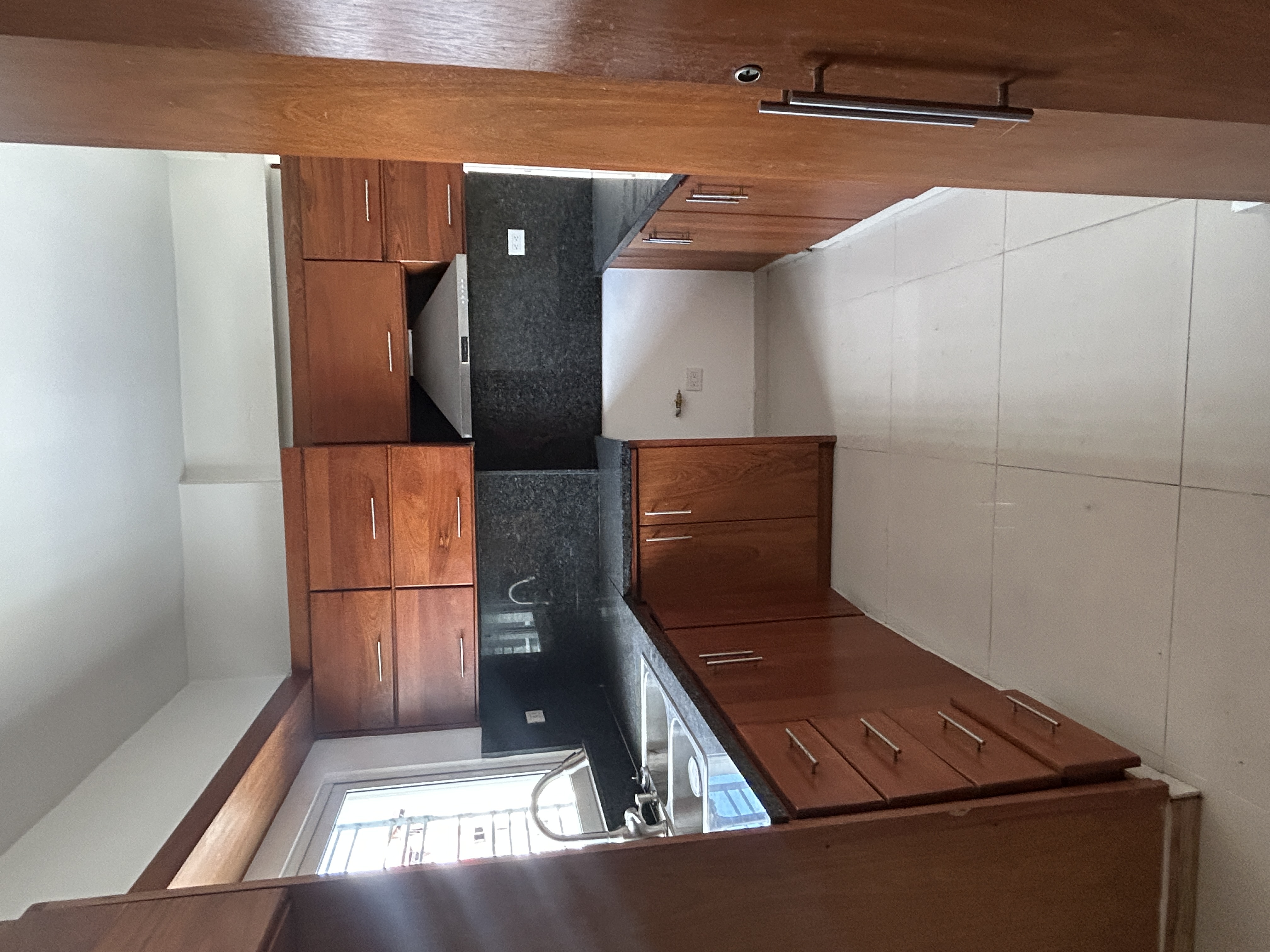 apartamentos - Alquilo en Evaristo Morales a 3 cuadras de acrópol 5