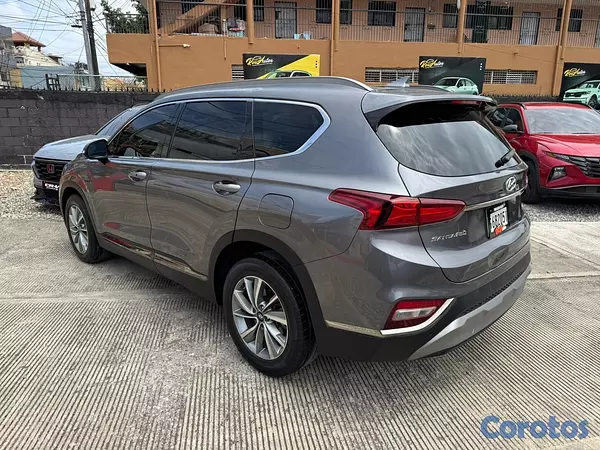 jeepetas y camionetas - Hyundai Santa Fe Limited 2020 4