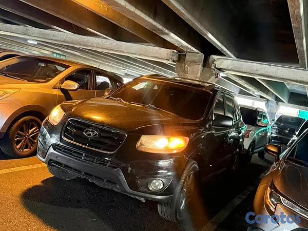 jeepetas y camionetas - 2011 Hyundai Santa Fe en Oferta 1