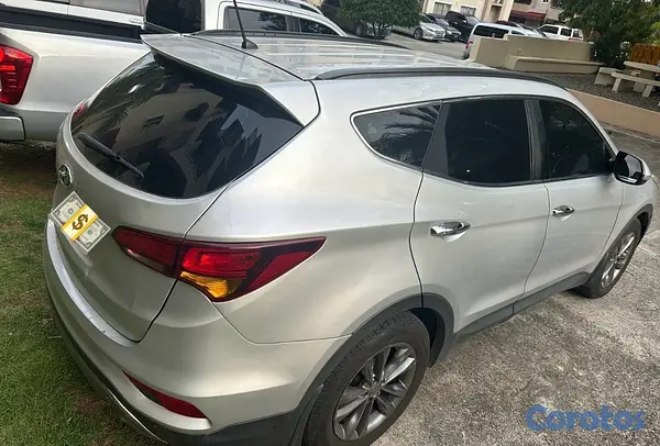 jeepetas y camionetas - Hyundai Santa Fe 2016 DOHC 6