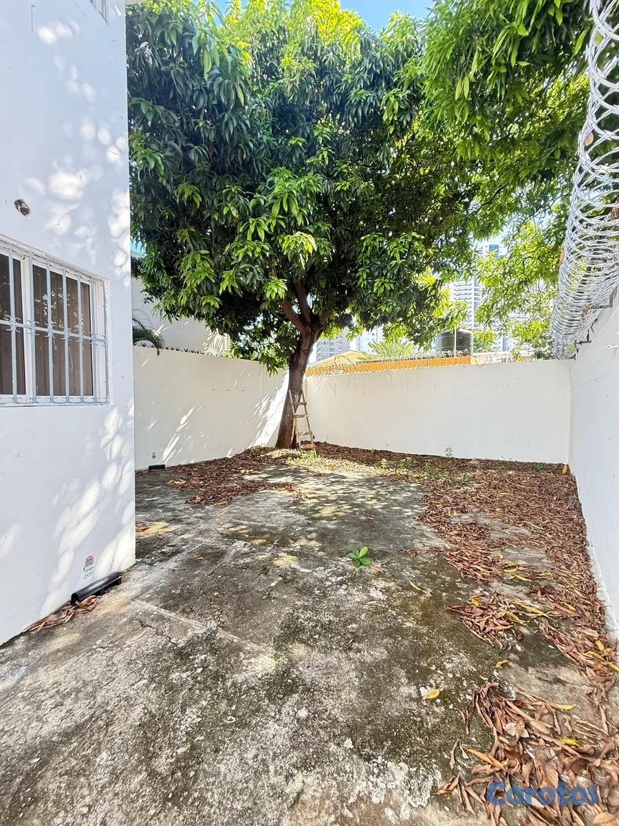 casas - Se alquila casa en los Cacicazgos, 2 niveles 3 habitaciones  10