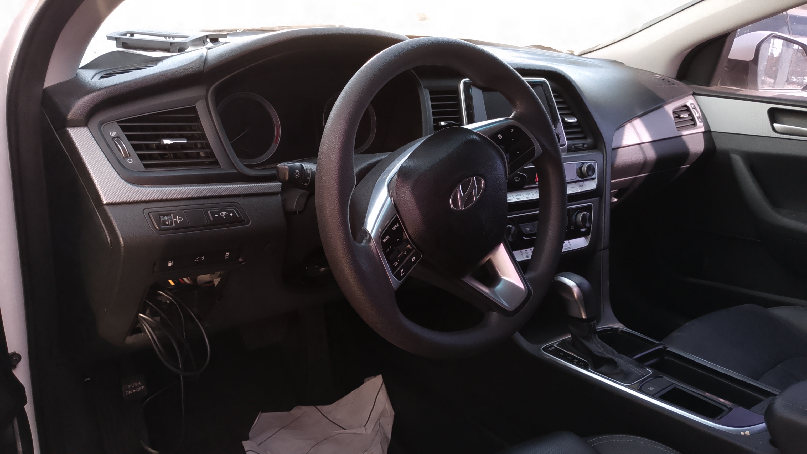 carros - HYUNDAI NEW RISE 2018 BLANCO DESDE: RD$760,100.00  1