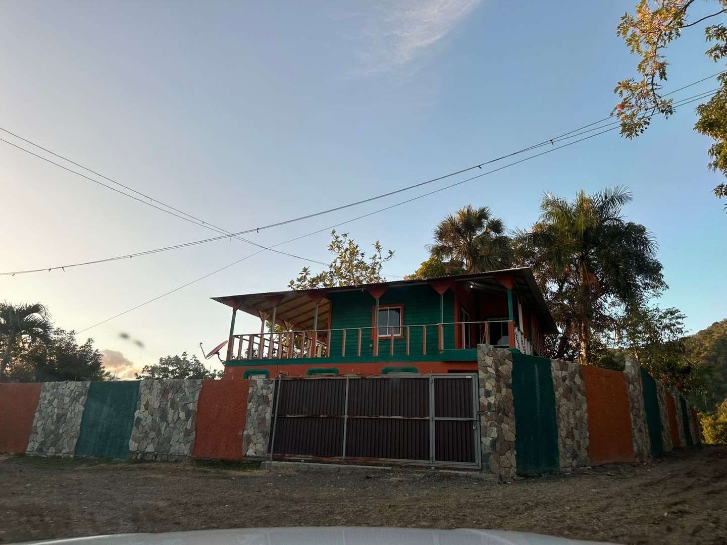 solares y terrenos - Finca de 7 Tareas con Caseta y Piscina en Las Montañas  0