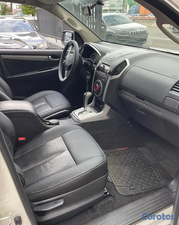 jeepetas y camionetas - ISUZU MUX 2015 8