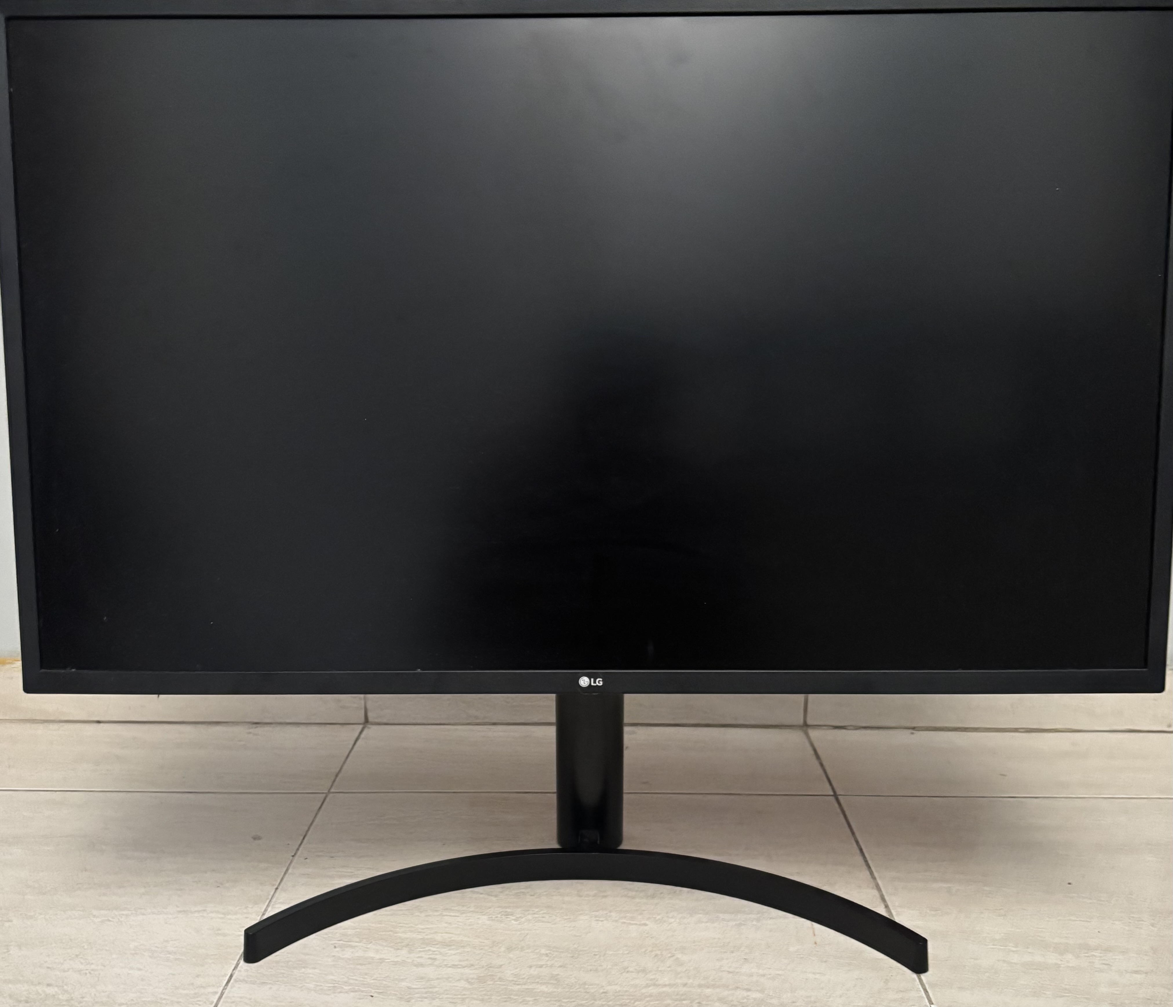 computadoras y laptops - VENDO MONITOR LG 4K 32" 60Hz 