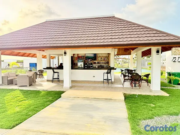 casas - ALQUILO HERMOSA CASA EN BOCA CHICA CON PICUZZI  EN 14