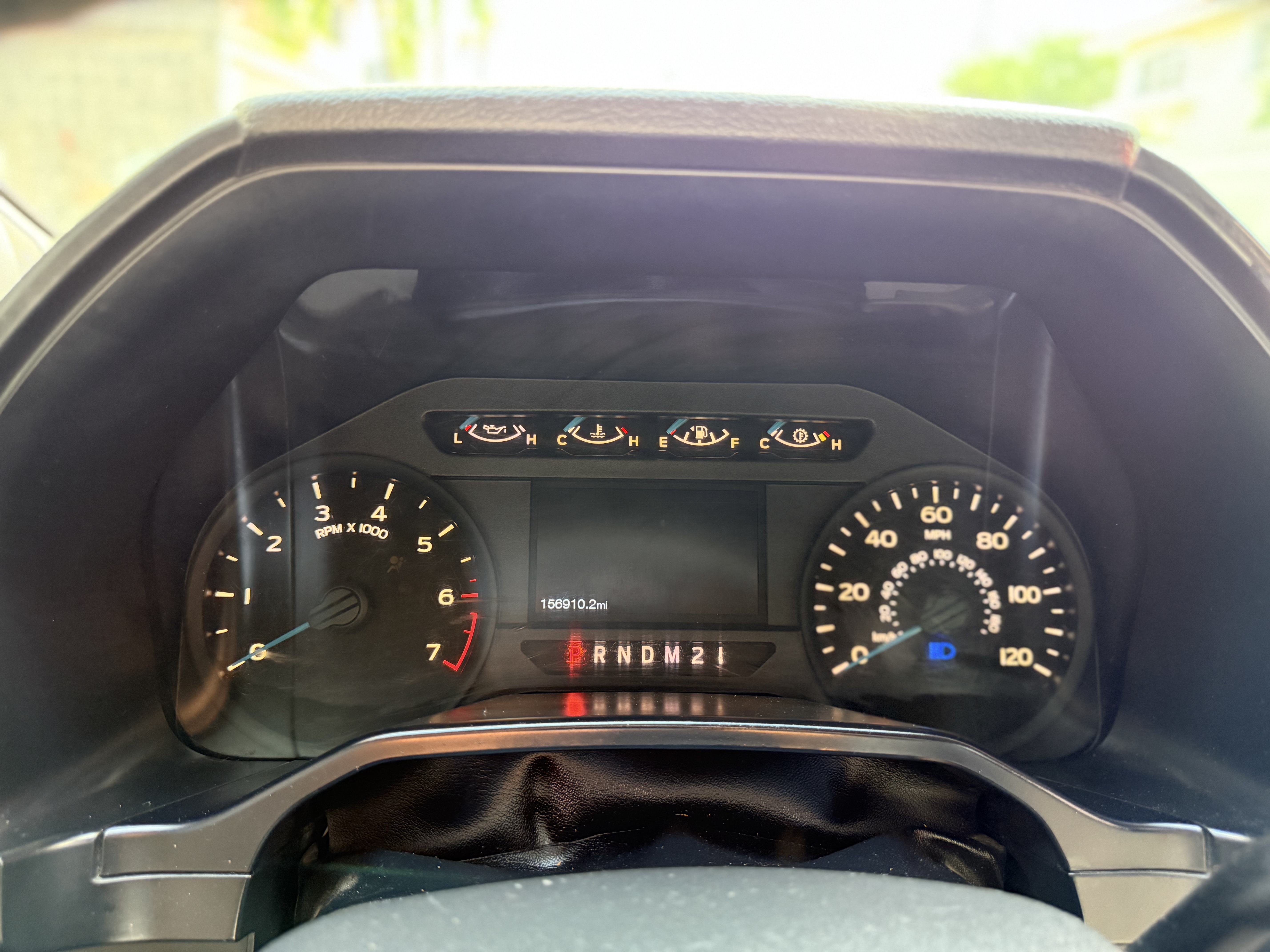 jeepetas y camionetas - Ford F150 XL 2015 tracción trasera 4X2 cabina y me 3