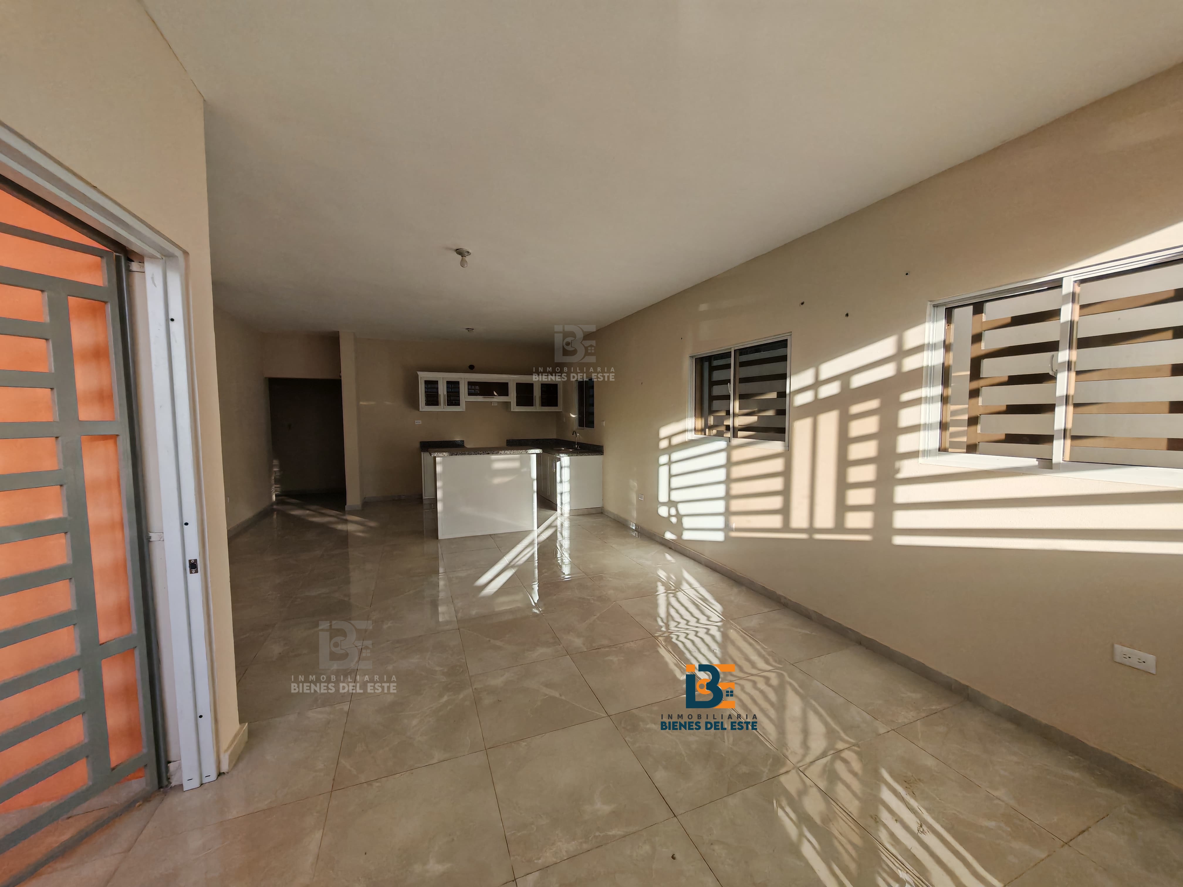 apartamentos - Apartamento Amplio y con 3 Baños y Parqueo 3