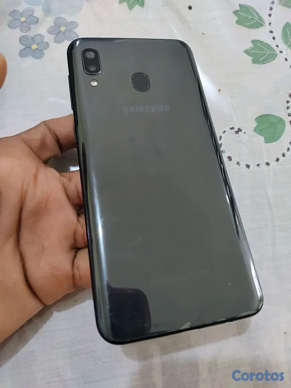 celulares y tabletas - Samsung Galaxy a20 desbloqueado 4