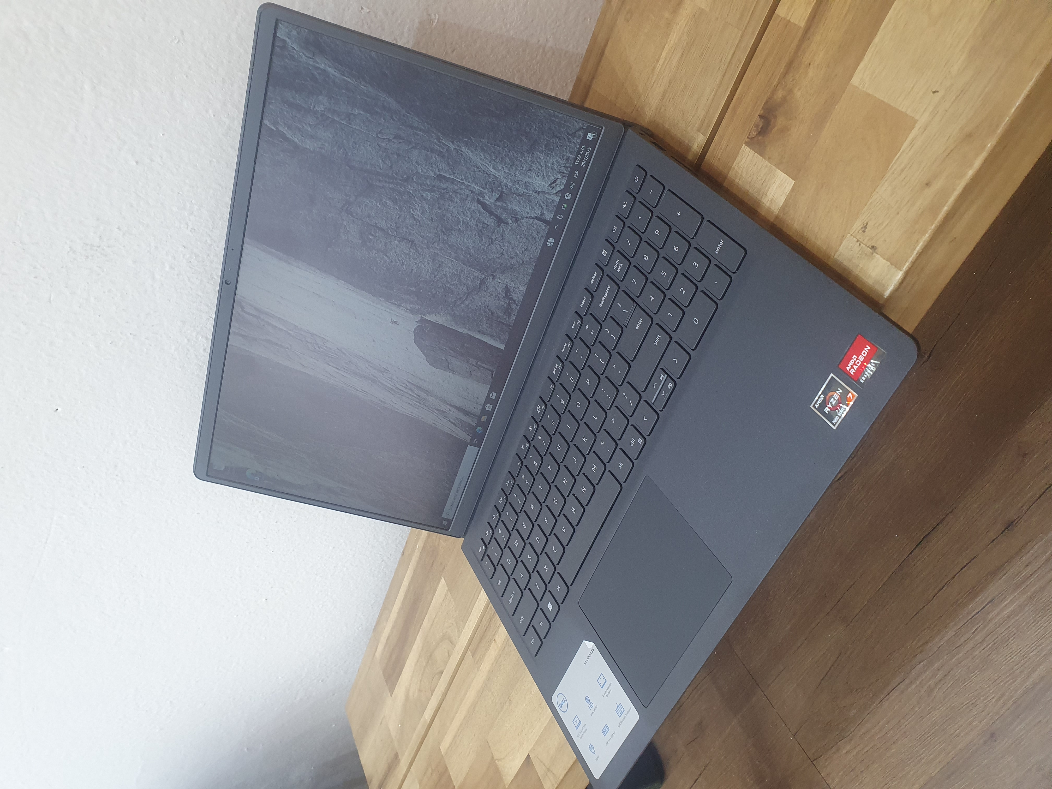 computadoras y laptops - Laptop Dell Inspiron 15, AMD Ryzen 7 7730U, 16GB RAM, 512GB SSD, 15.6" FHD nueva 4
