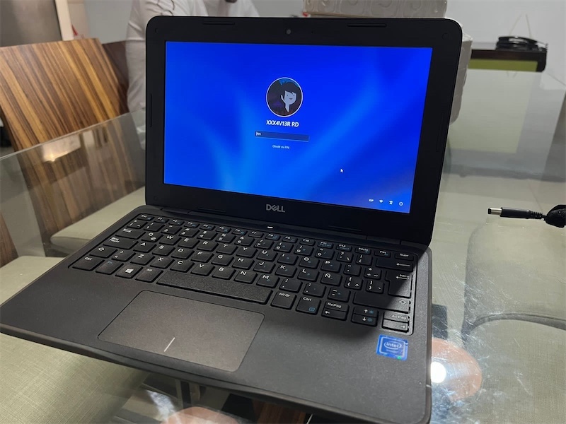 computadoras y laptops - Vendo Mini-laptop Dell  5