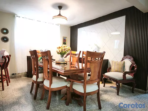 casas - Vendo Casa frente al mar en Av. 30 de Mayo  20
