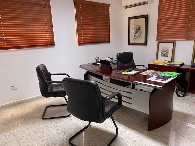 oficinas y locales comerciales - casa para oficina en Serralles 80m2 30 parqueos  8