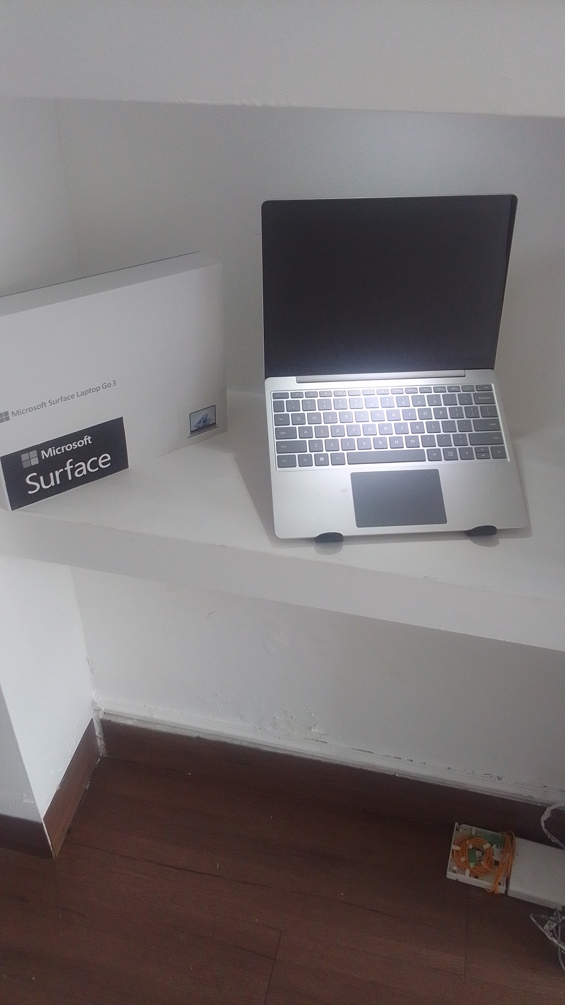 computadoras y laptops - Microsoft Surface Laptop Go3, Core i5 12th, Touch 12,4" 8GB RAM, 256GB SSD Nueva