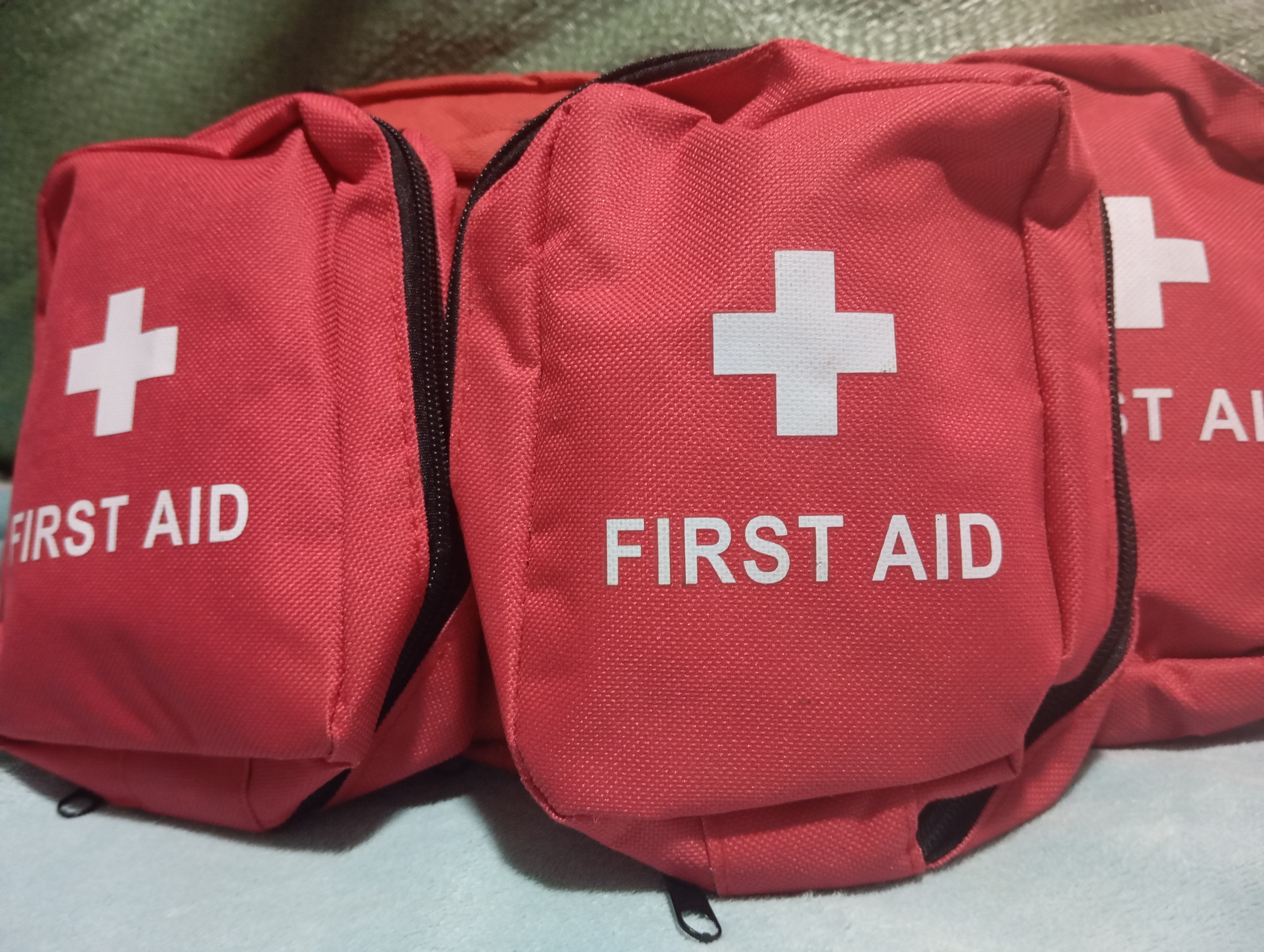 Salud y Equipamiento Médico - Botiquín de primeros auxilios.Lote al por mayor y detalle 1