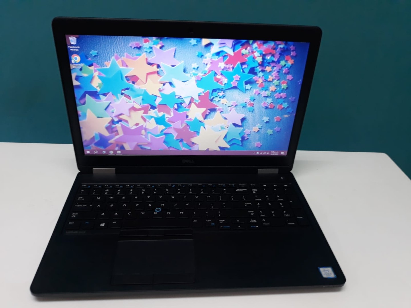 computadoras y laptops - Laptop, Dell Latitude E5570 / 6th Gen, Intel Core i5 / 8GB DDR4 / 120GB SSD
