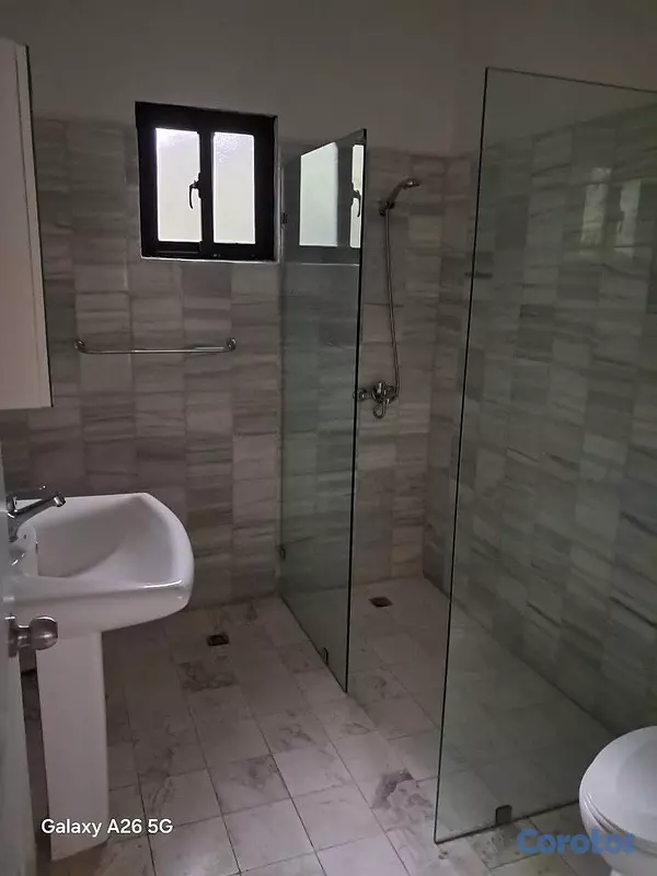 casas - Alquilo casa para uso comercial en arroyo hondo vi 7