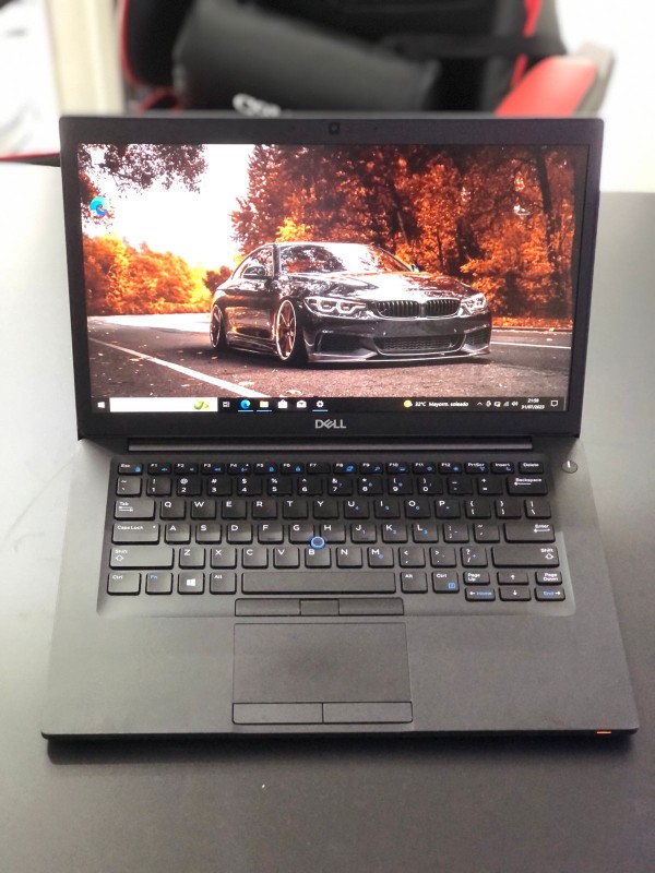 computadoras y laptops - Laptop Dell latitude 7480 Intel core i5 8va generación 4ram 512gb Disco