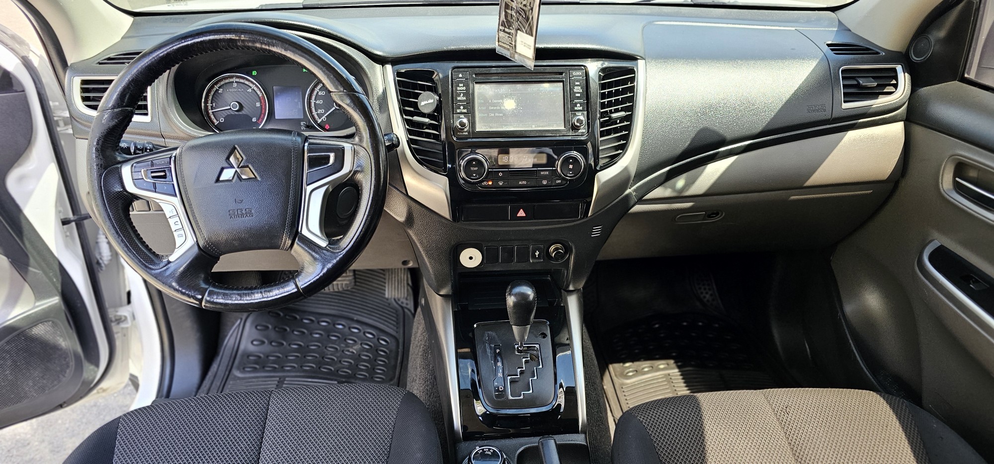 jeepetas y camionetas - Mitsubishi L200 2019 full 4x4  5