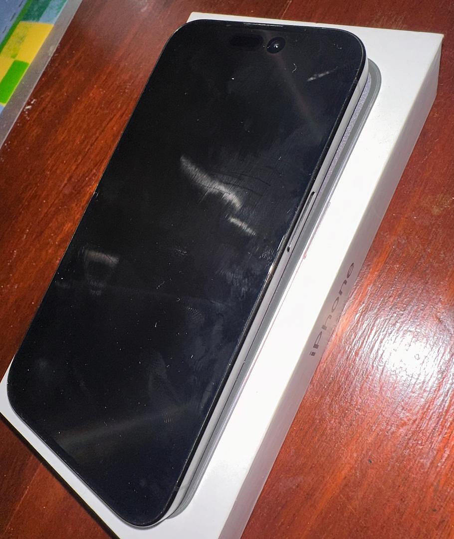 celulares y tabletas - IPhone 15 Pro 128G de Claro 4