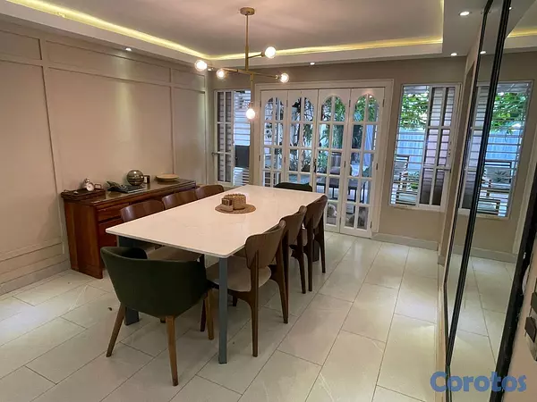 casas - Casa totalmente remodelada en venta en Quisqueya justo al borde del millón 4