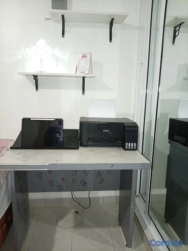 muebles y colchones - SE VENDE ESCRITORIO Y SILLA DE OFICINA🔥 3