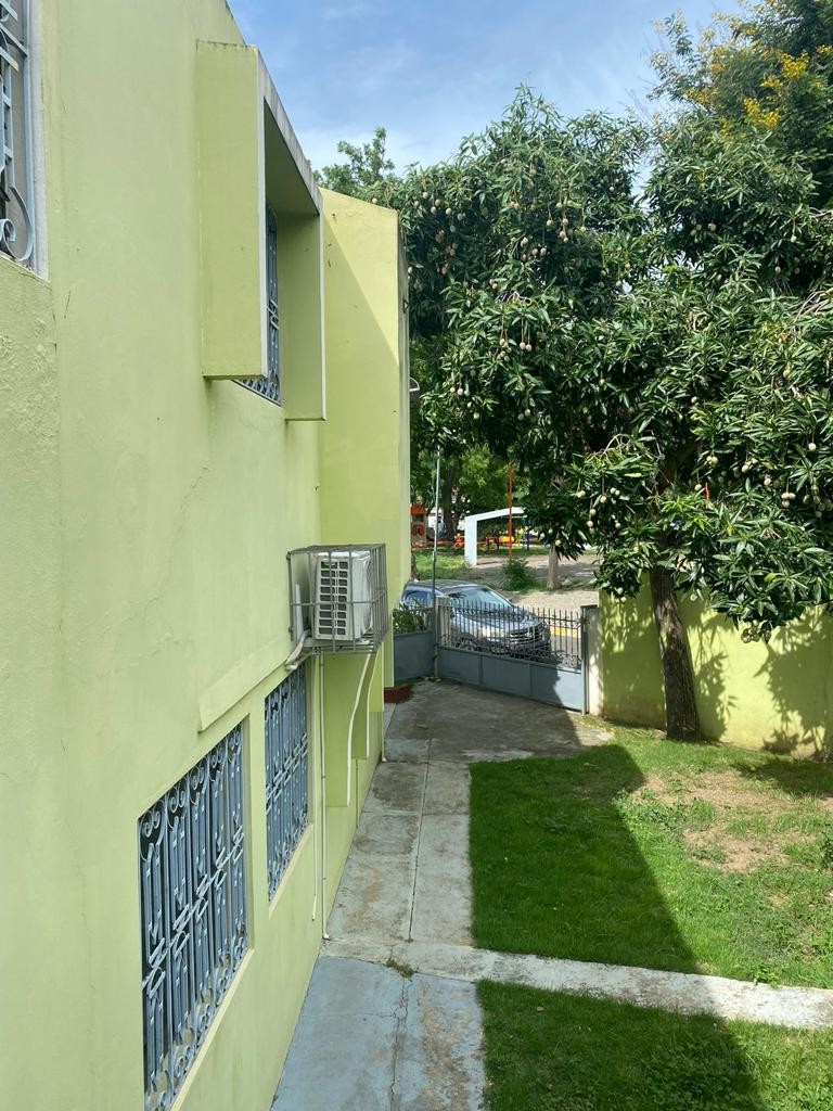 oficinas y locales comerciales - Se Renta Casa de 2 Niveles para Fines Comerciales  1