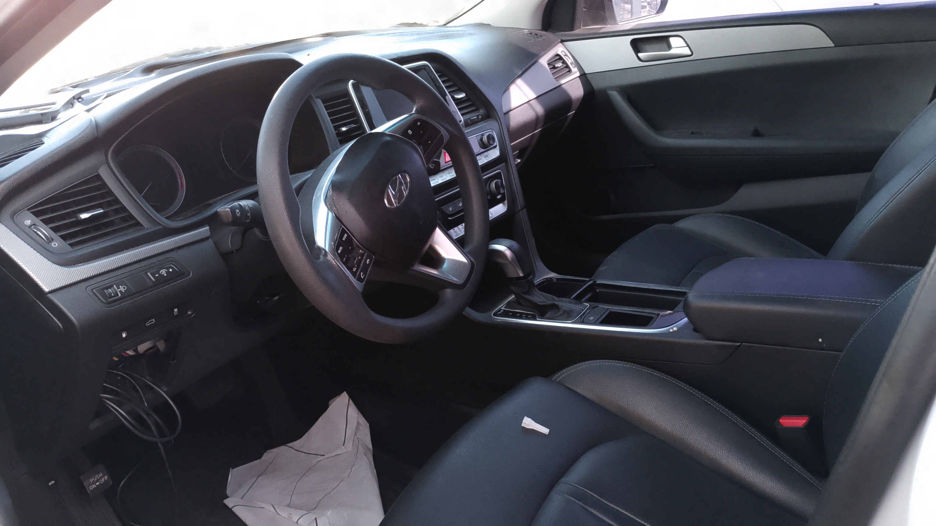 carros - HYUNDAI NEW RISE 2018 BLANCO DESDE: RD$760,100.00  2