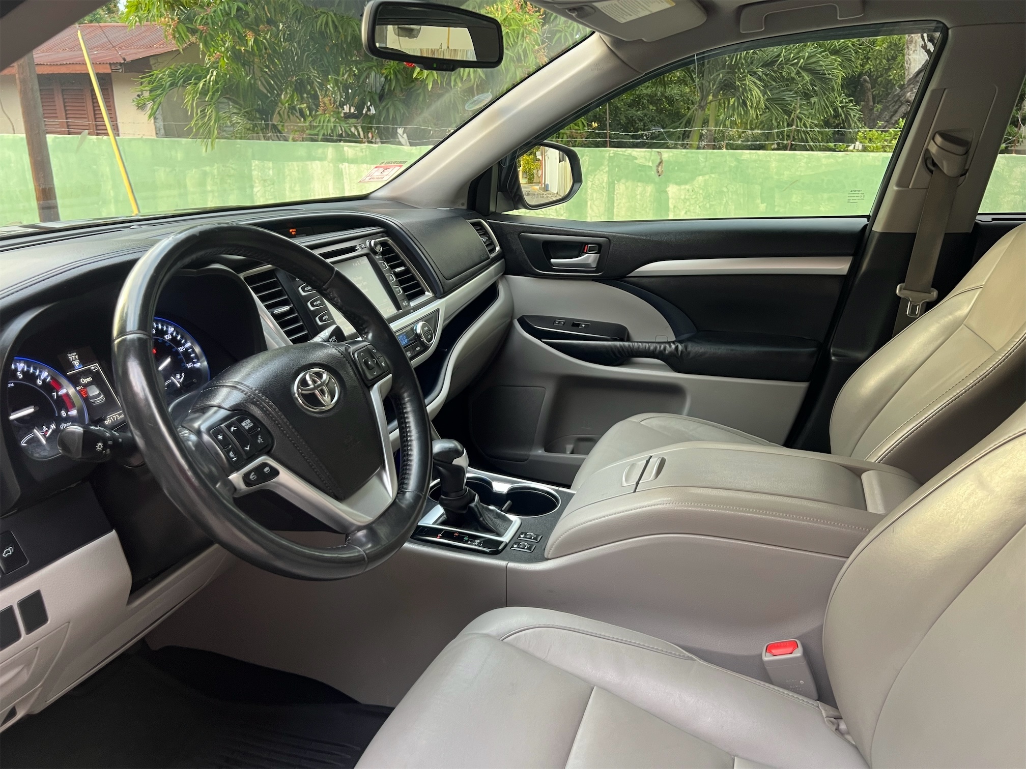 jeepetas y camionetas - 2015 Toyota Highlander XLE AWD 6