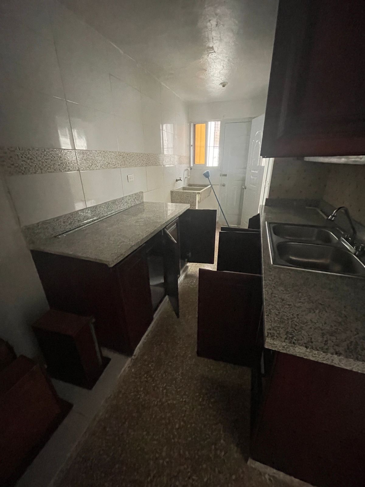 apartamentos - Alquiler de apartamento 4to nivel en Bella Vista con parqueo cerrado. 14