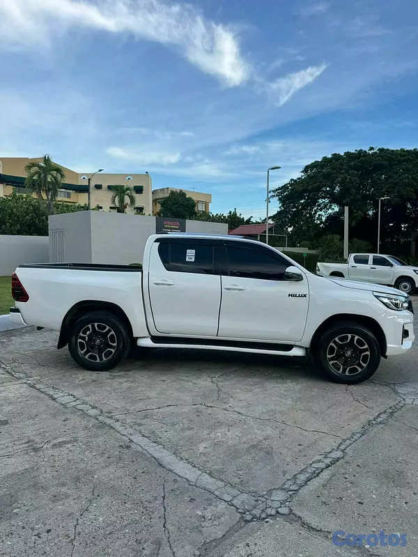 jeepetas y camionetas - Toyota hilux 2020 2