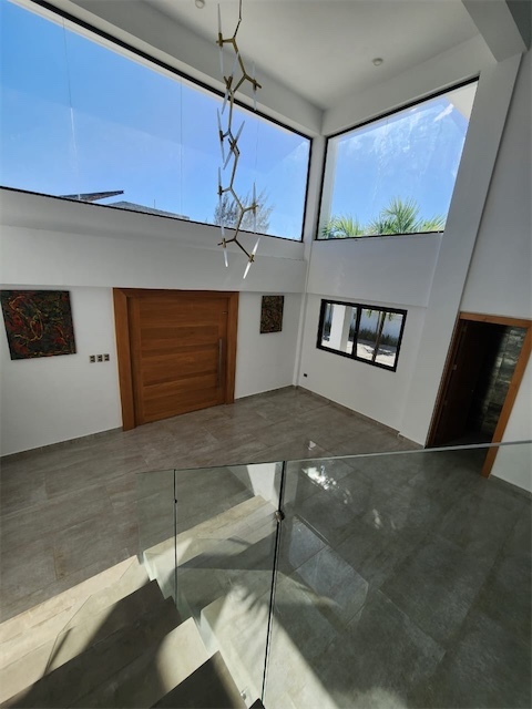 casas - Venta de casa cerros de Arroyo Hondo de 1,040mts Distrito Nacional con piscina 6