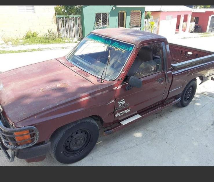 jeepetas y camionetas - TOYOTA HILUX 87 CAMIONETA 
