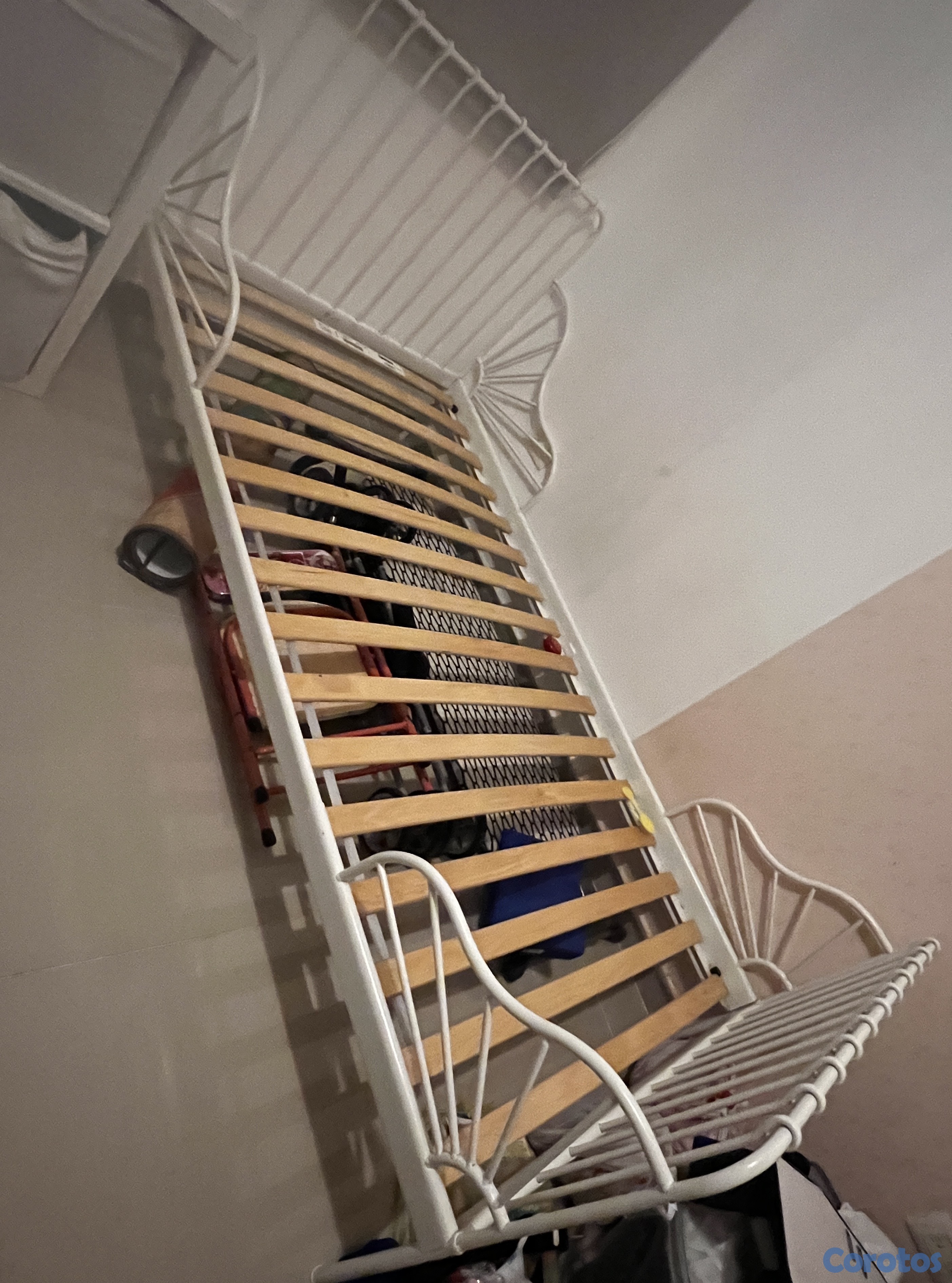 muebles y colchones - CAMA EXTENSIBLE CON TABLILLAS (de Ikea) tamaño twin ! . como nueva !!! 3