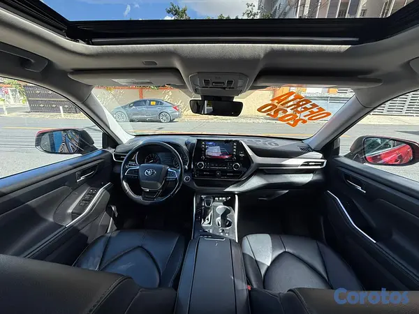 jeepetas y camionetas - Toyota highlander XLE  2020 3