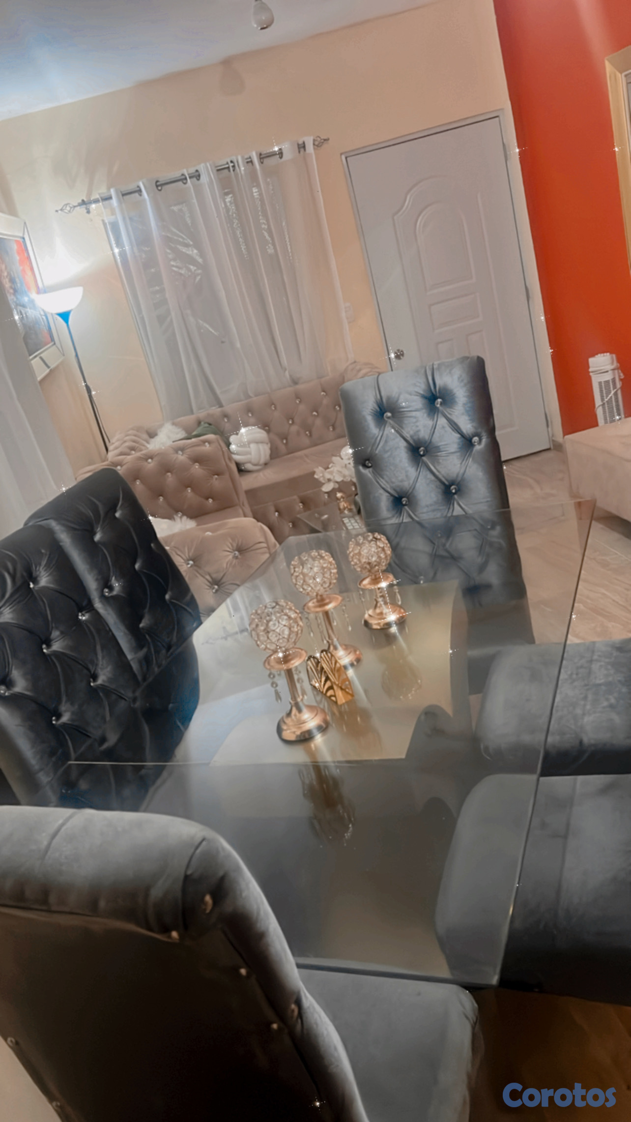 muebles y colchones - vendo juego de comedor como nuevo, el único detalle es en el cristal pregúntale  1