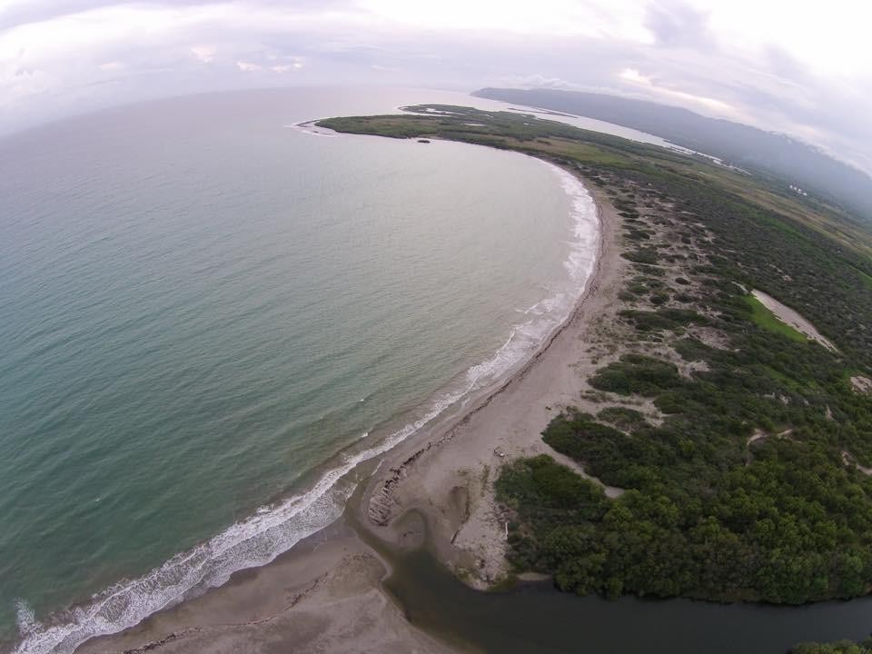 solares y terrenos - Solar En Azua Con Playa, con 1,750,000 metros con Playa 925m2